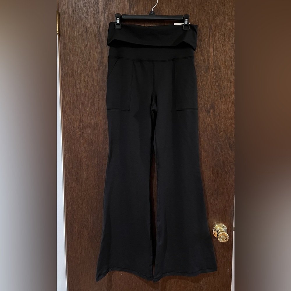 Aerie flare leggings.